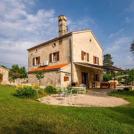 Case de vacanță Mit Pool- Olivengarten Und Meerblick By Interhome