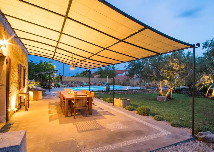 Holiday home Mit Pool- Olivengarten Und Meerblick By Interhome Krk Town