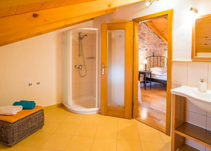Holiday home Mit Pool- Olivengarten Und Meerblick By Interhome Krk Town