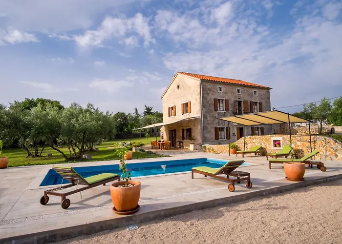 Case de vacanță Mit Pool- Olivengarten Und Meerblick By Interhome