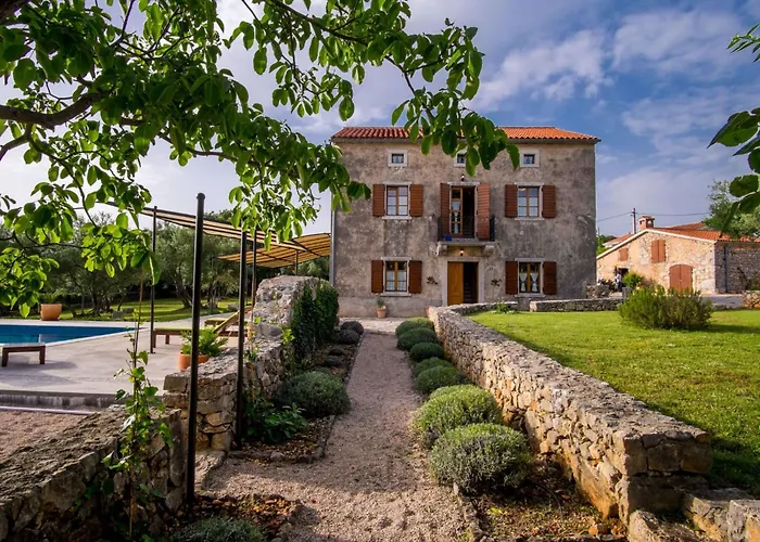 Mit Pool- Olivengarten Und Meerblick By Interhome בית נופש קרק