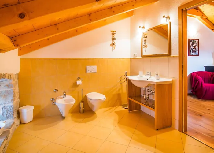 Mit Pool- Olivengarten Und Meerblick By Interhome בית נופש קרק