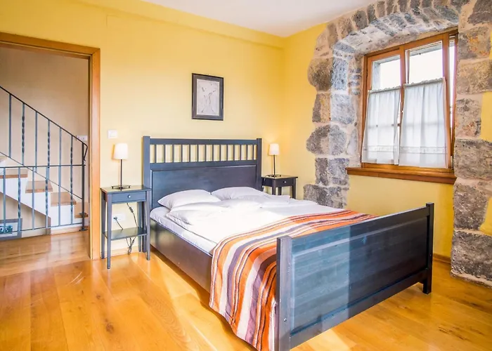 Mit Pool- Olivengarten Und Meerblick By Interhome בית נופש קרק