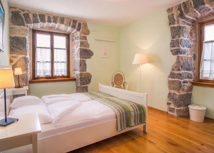 Mit Pool- Olivengarten Und Meerblick By Interhome בית נופש קרק