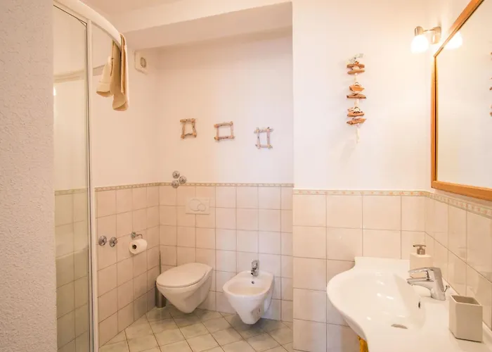 Mit Pool- Olivengarten Und Meerblick By Interhome קרק