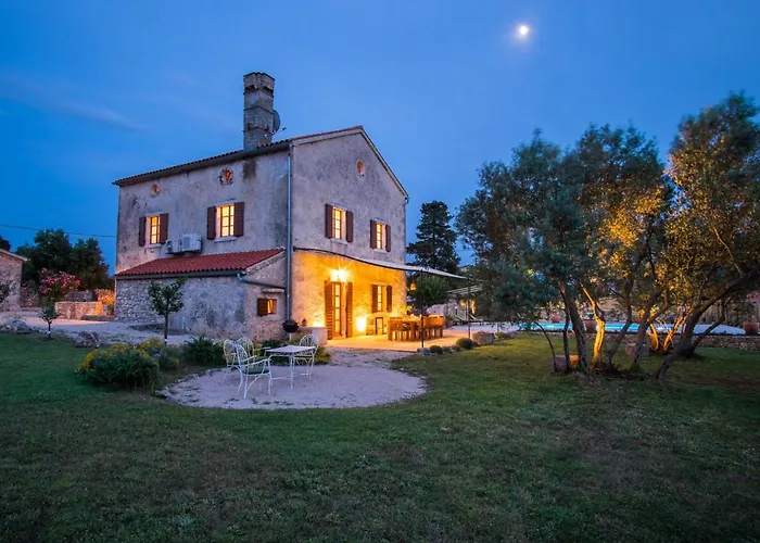 בית נופש Mit Pool- Olivengarten Und Meerblick By Interhome