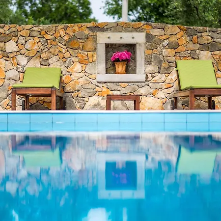 Mit Pool- Olivengarten Und Meerblick By Interhome كرك