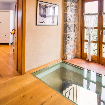 度假居 Mit Pool- Olivengarten Und Meerblick By Interhome